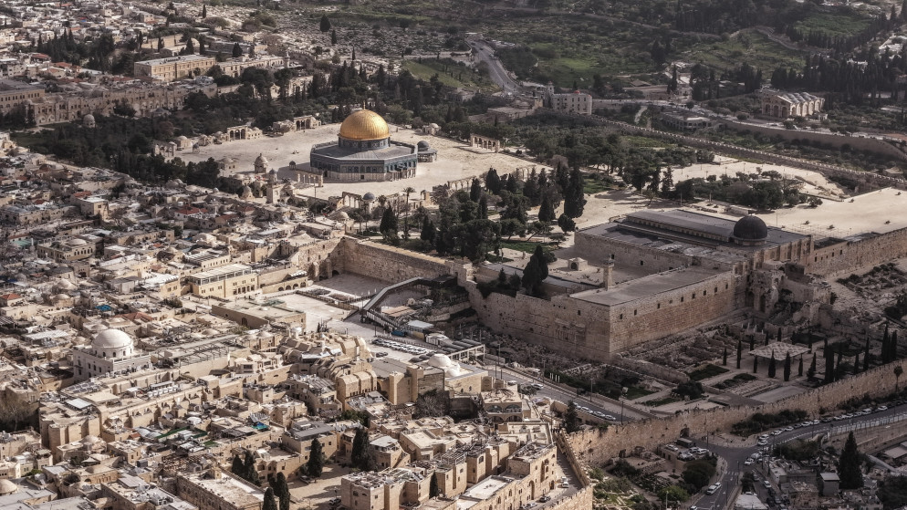 فتح المقدسات في القدس دون تحديد اعداد للمصلين