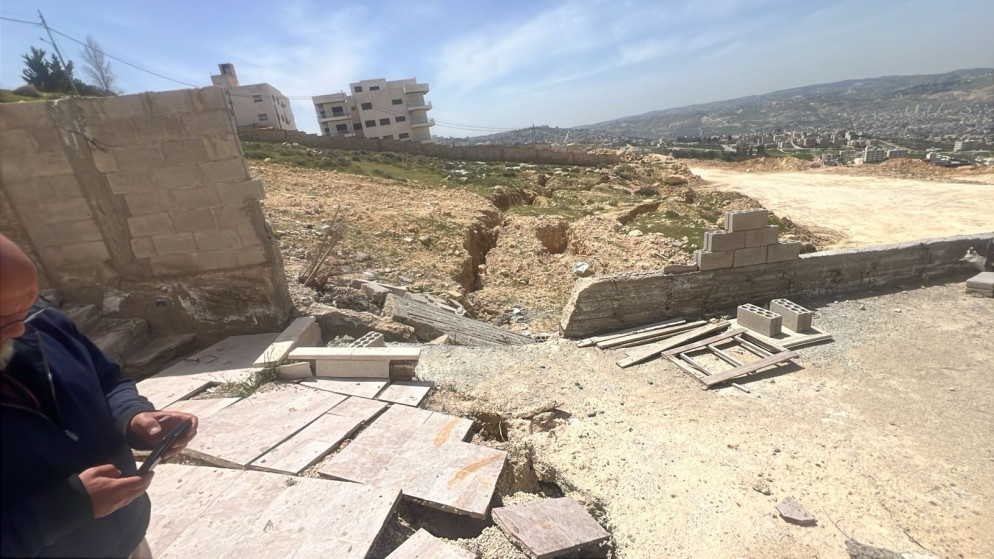 اخلاء عمارة في صافوط اثر تشكل فالق صخري