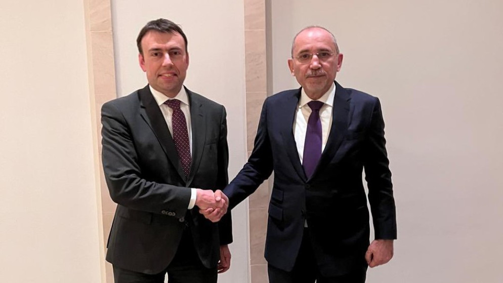 الصفدي يلتقي وزير الدولة البرلماني ونائب وزير الدفاع الالماني في برلين