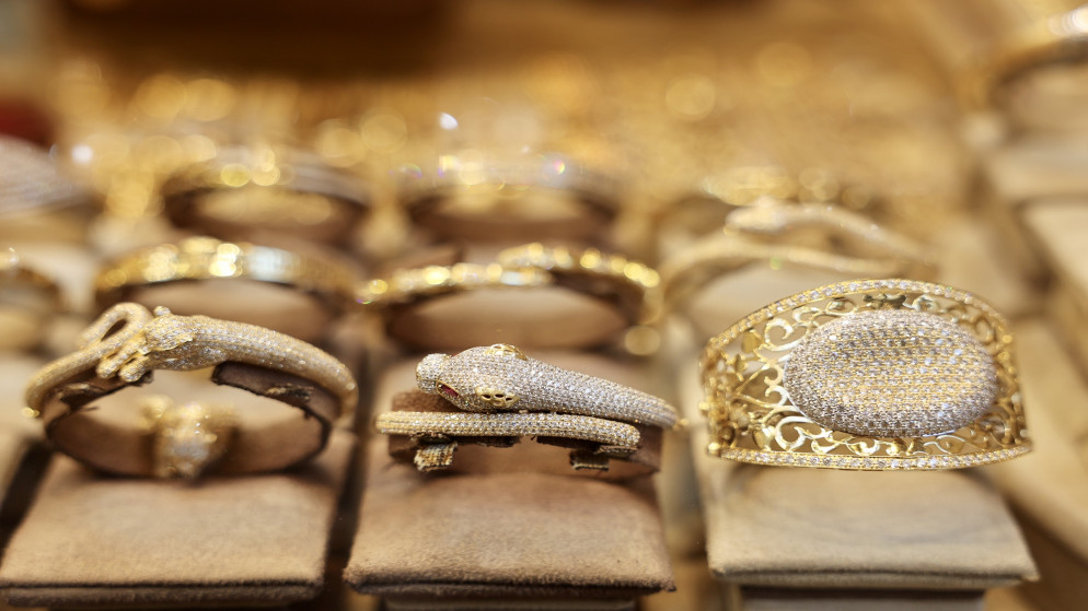 ارتفاع اسعار الذهب عيار 21 يسجل 98.1 دينارا