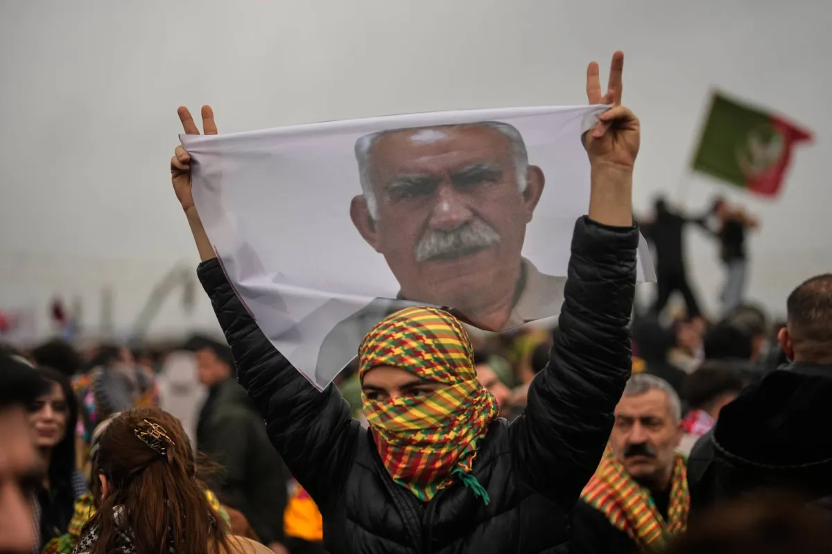 اوجلان يطلب التشاور بشان قانون السلام مع قيادات الكردستاني