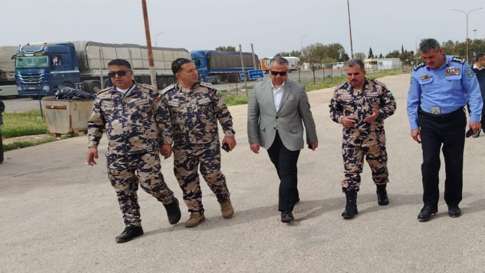 مدير الجمارك يوجه بتسريع الاجراءات في جمرك الكرامة