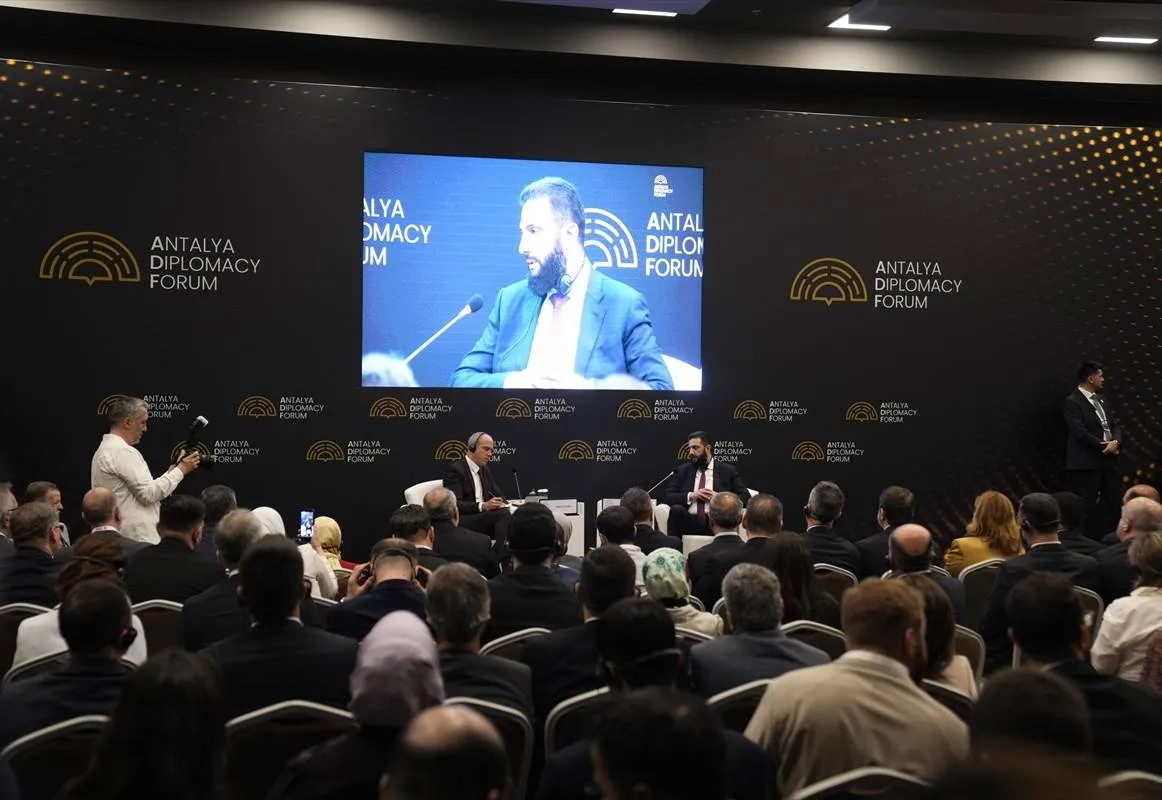 الشرع يؤكد الجولان ارض سورية ويدعو لحوار مع اسرائيل