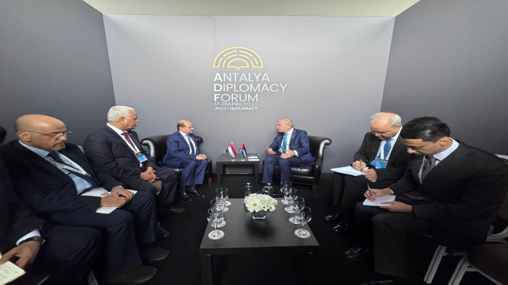 الصفدي يبحث الاوضاع مع رئيس الوزراء ووزير الخارجية اليمني في انطاليا