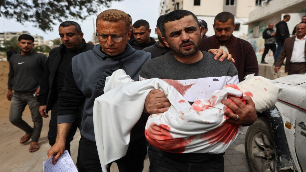 استشهاد 4 فلسطينيين بينهم طفل في قصف اسرائيلي على غزة