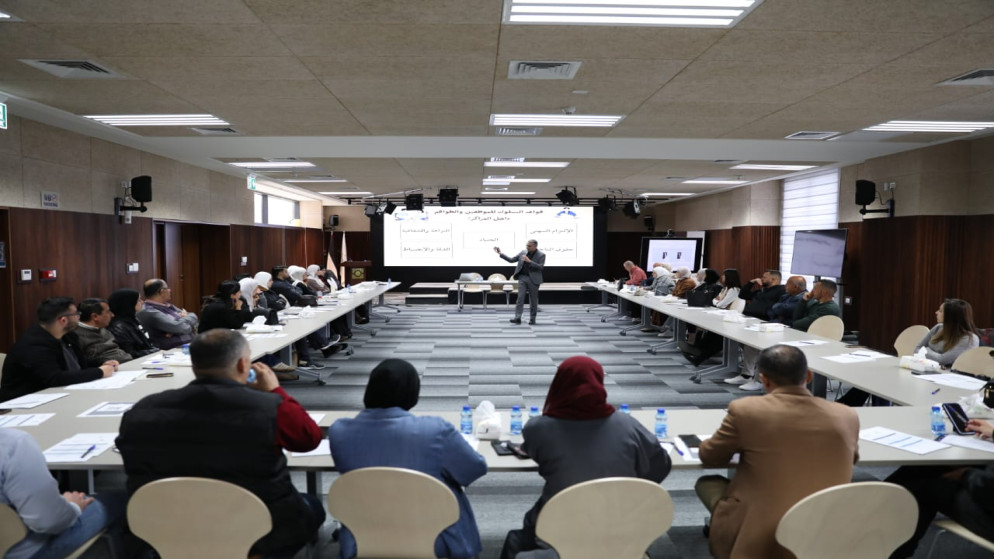 الاف الفلسطينيين يديرون انتخابات مجالس الهيئات المحلية