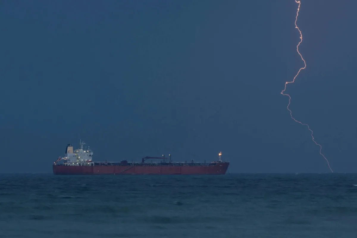 5 سفن قطرية محملة بالغاز تقترب من مضيق هرمز