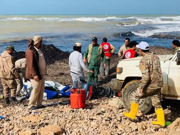 ليبيا تنقذ 404 مهاجرا قبالة سواحل طبرق