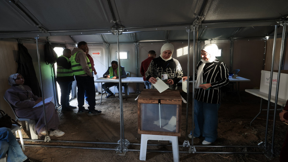 غزة تستخدم حبرا طبيا للانتخابات البلدية بعد منع الاحتلال