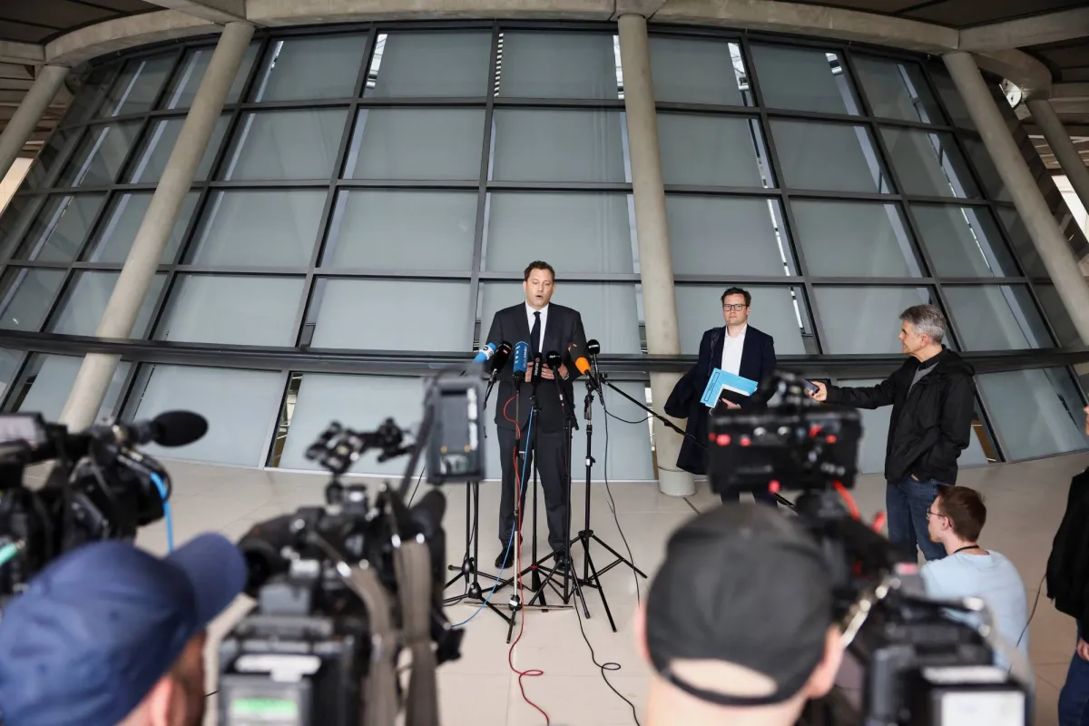 البرلمان الالماني يقر مكافاة للعمال وتخفيضات وقود استثنايية