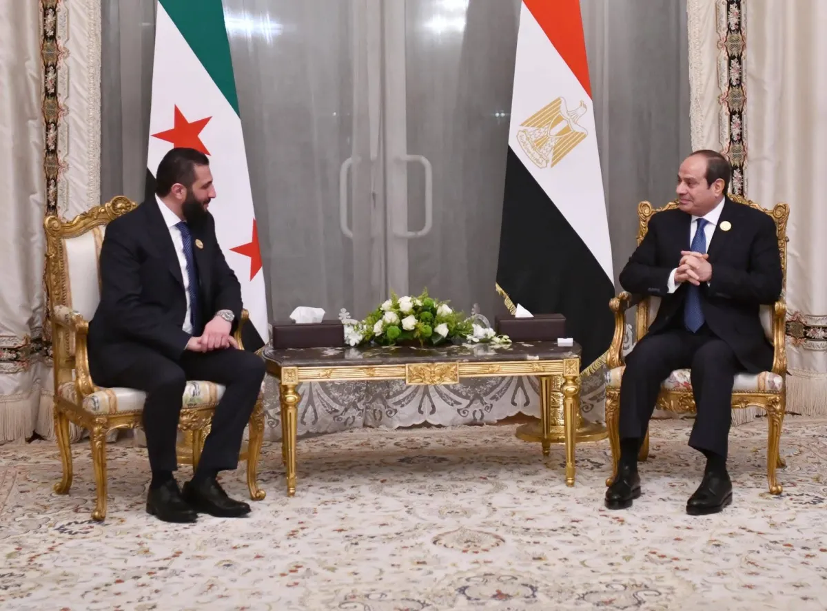 السيسي والاسد يعززان التقارب المصري السوري في قمة قبرص