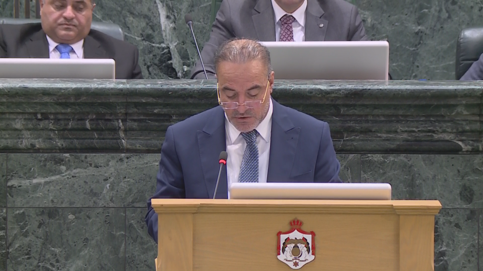 وزير المالية يعلن اعادة تقدير النمو الاقتصادي الى 2.7 بالمئة