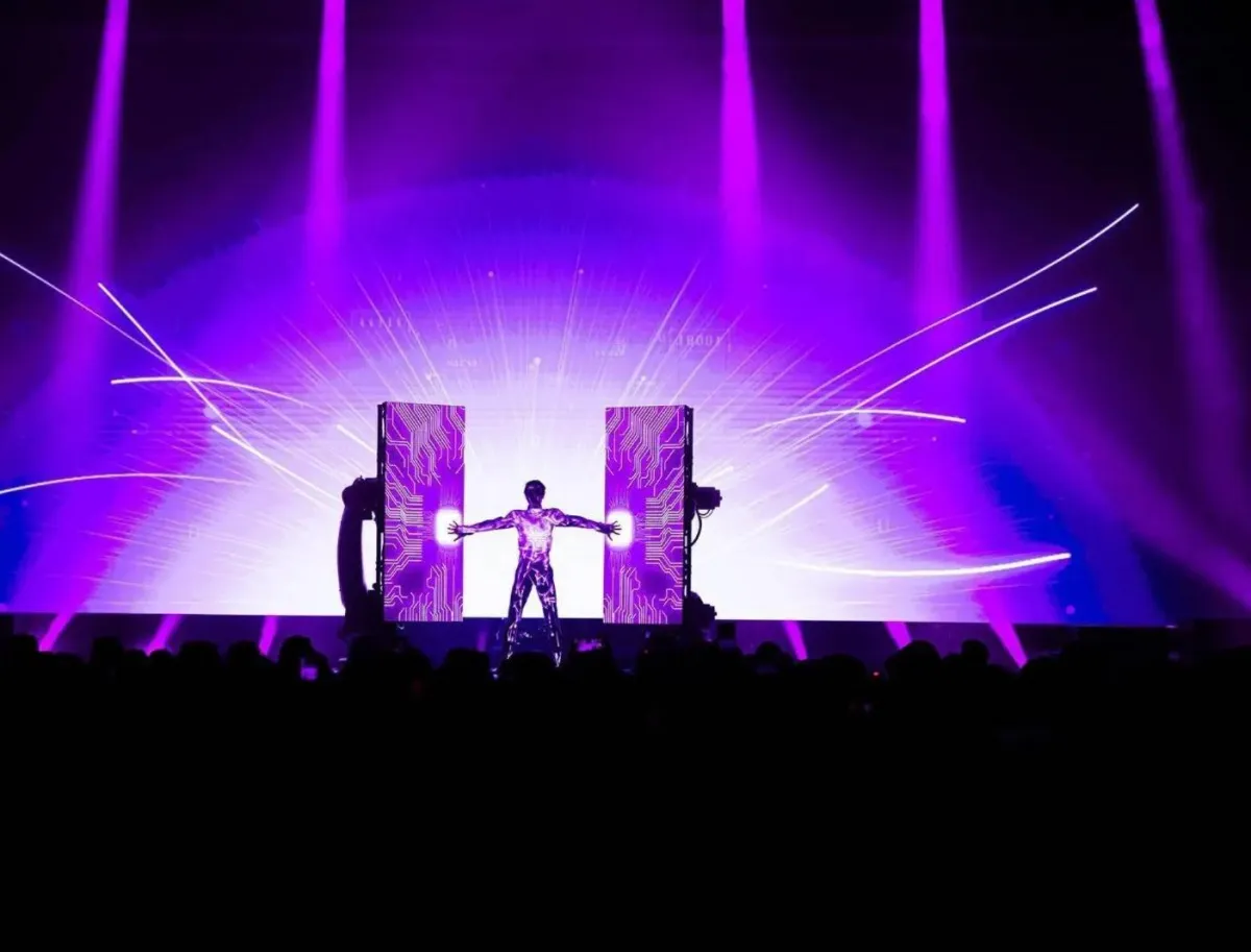 السعودية تقود التحول الرقمي العالمي برؤية 2030