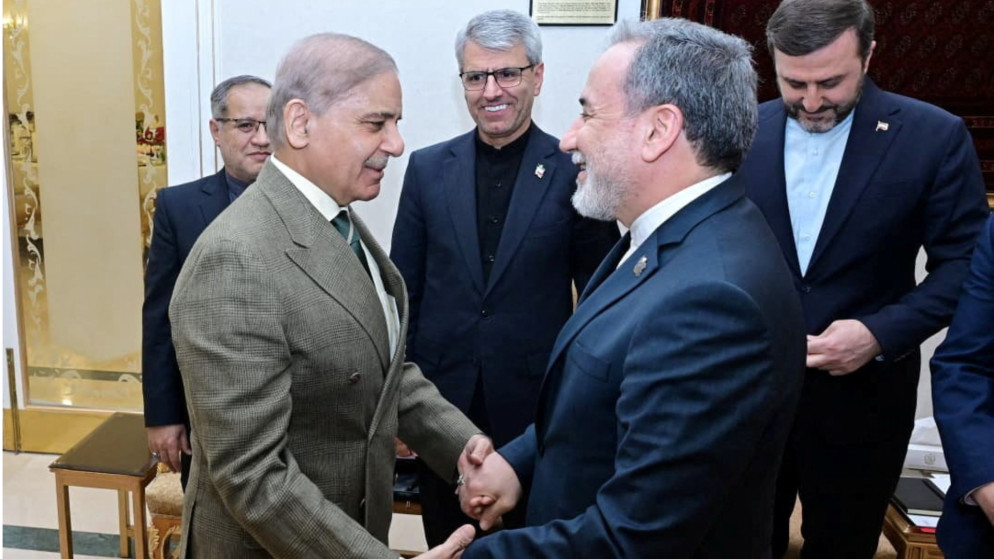 عراقجي يعود الى باكستان بعد زيارة عمان