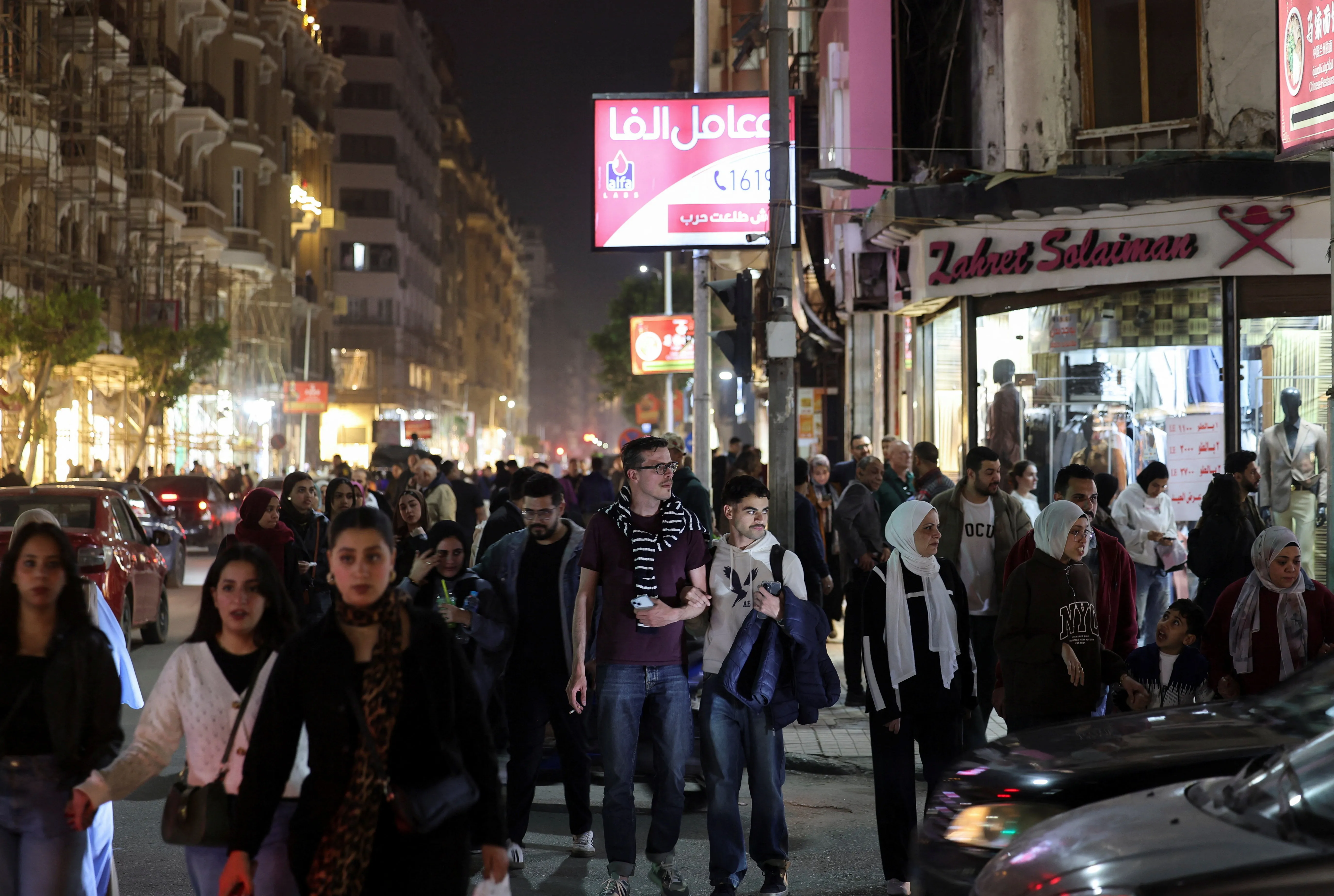 مصر تلغي قيود غلق المحال وتنهي إجراءات ترشيد الطاقة