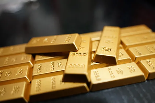 تذبذب اسعار الذهب مع ترقب قرار الفائدة وتراجع الدولار