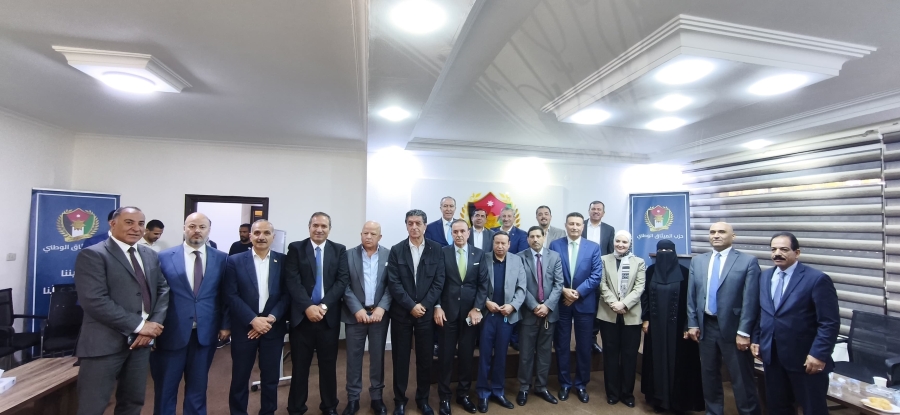 الخلايلة رئيسًا لكتلة الميثاق الوطني النيابي