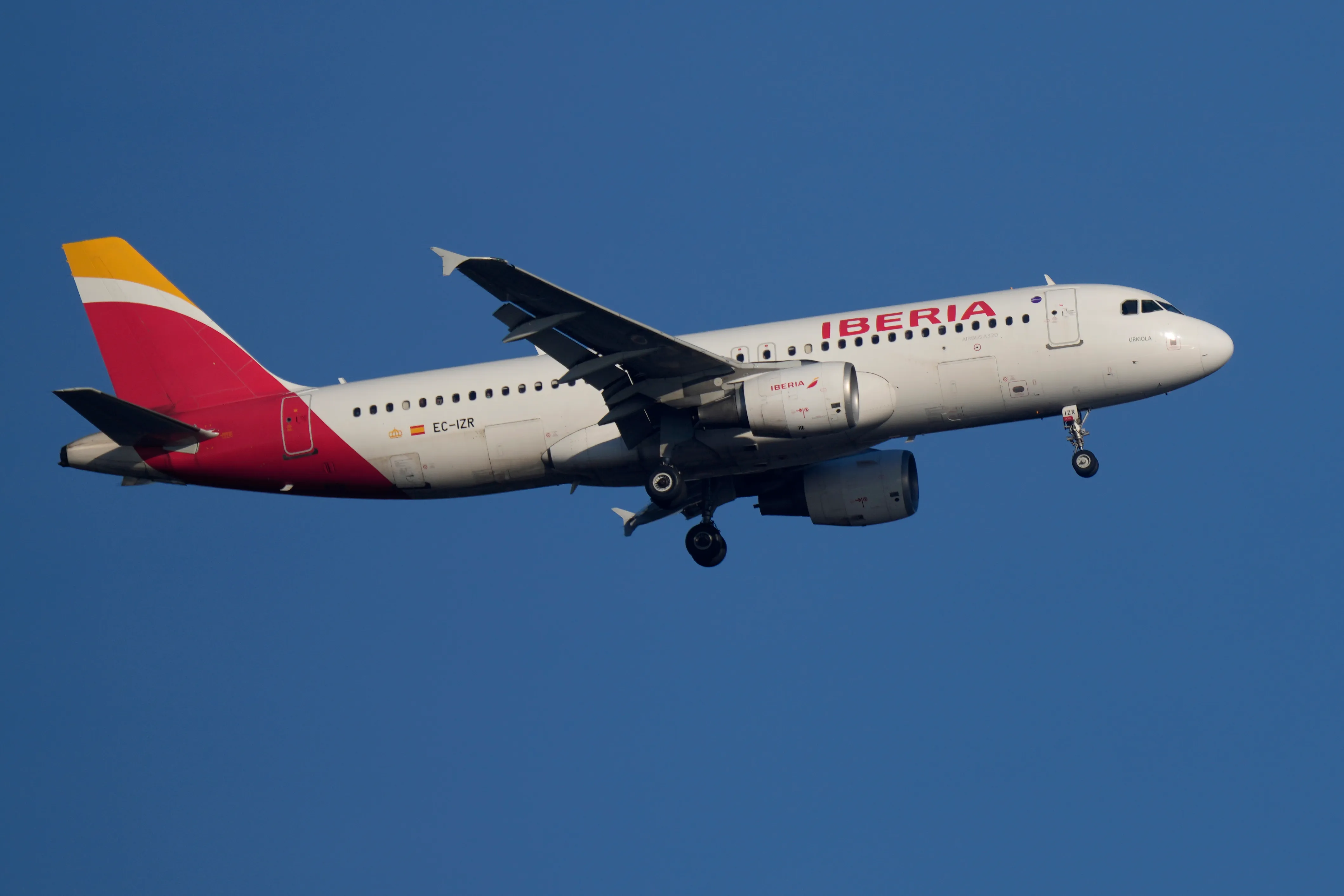 إسبانيا تحث المسافرين على حجز تذاكر الطيران مبكرا تحسبا لارتفاع الأسعار