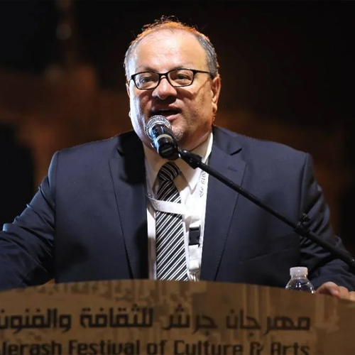 أزيل أيمن سماوي عن مهرجان جرش 