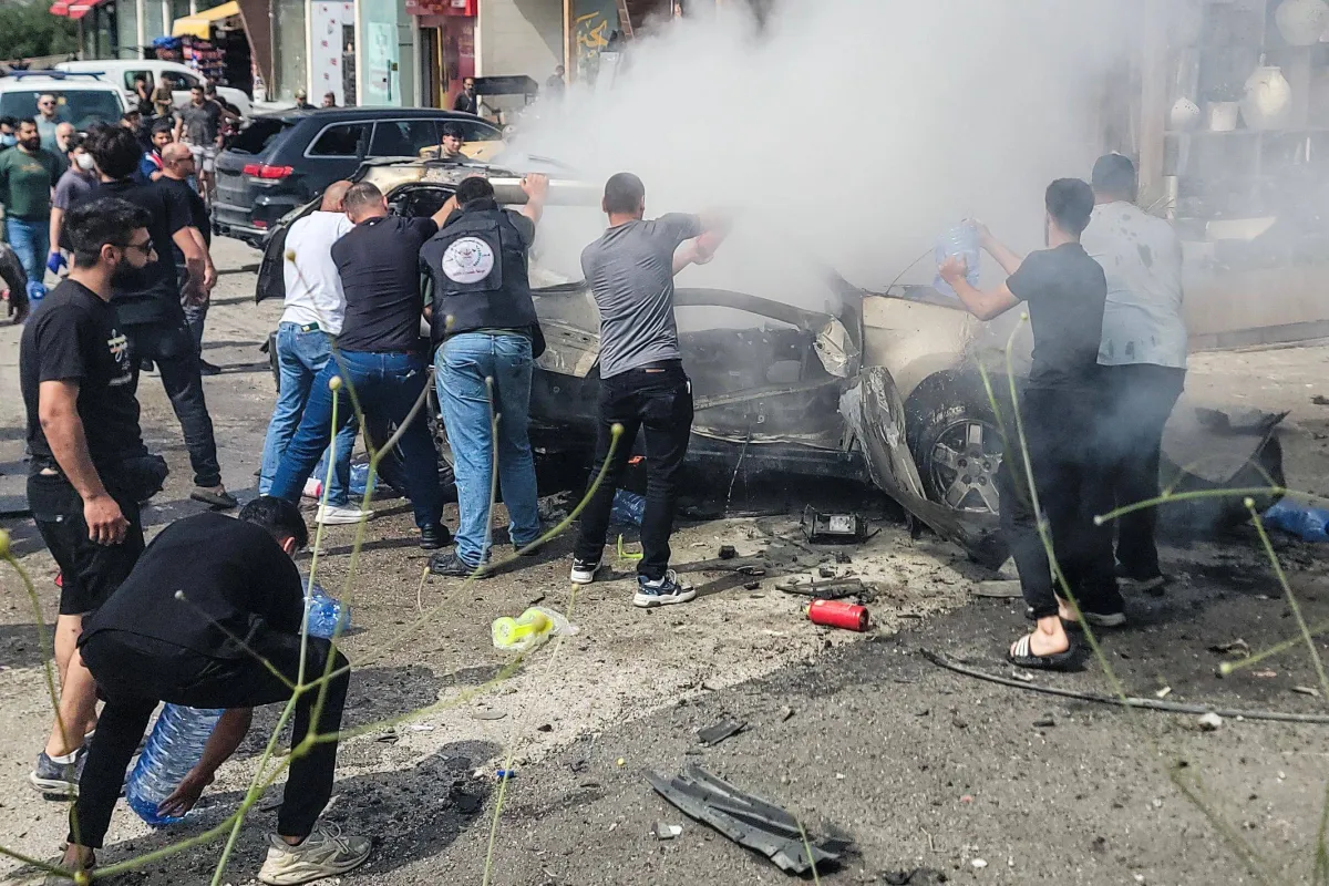غارات اسرائيلية تستهدف سيارتين جنوب بيروت