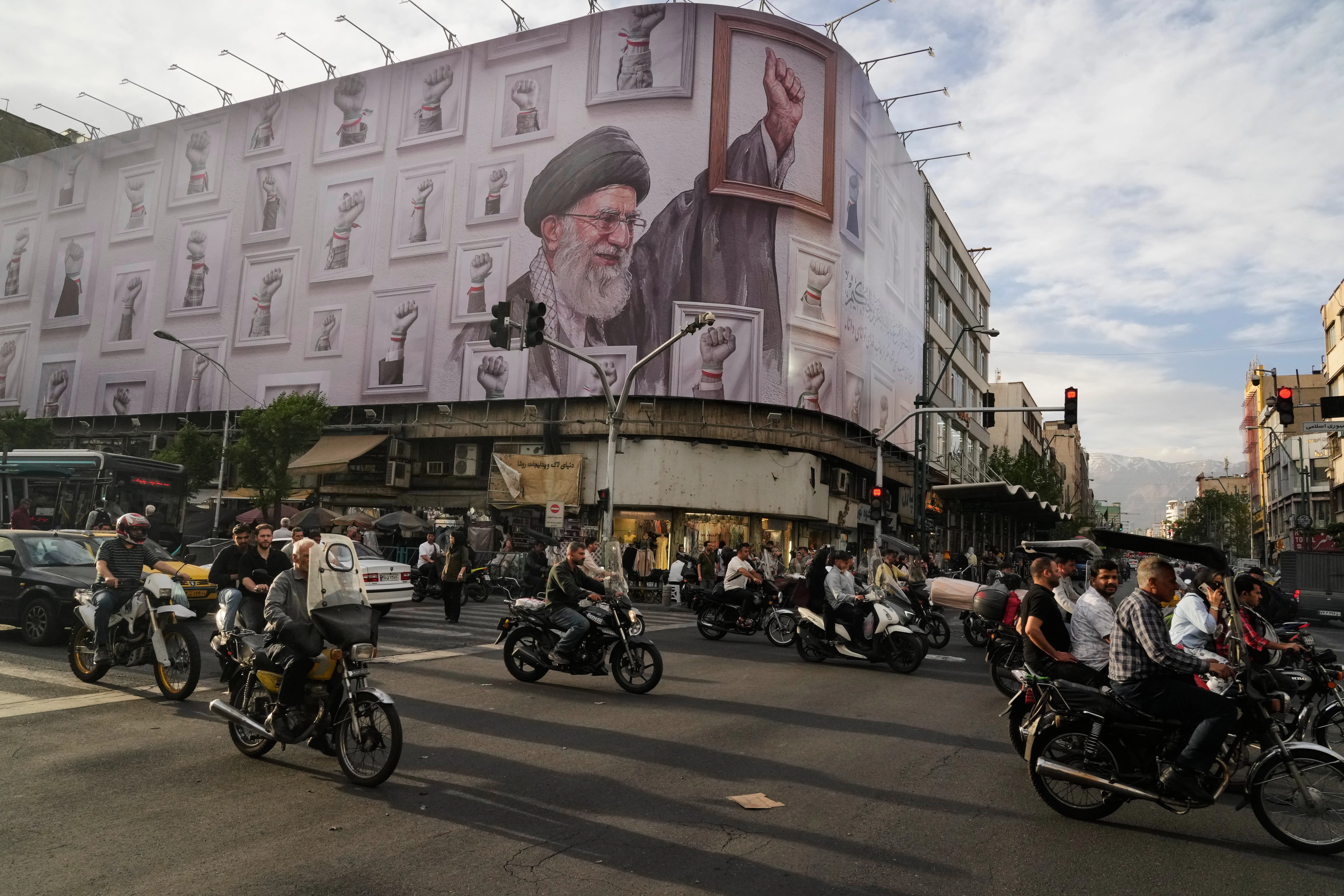 ايران تضغط للافراج عن اصول مجمدة بمليارات الدولارات