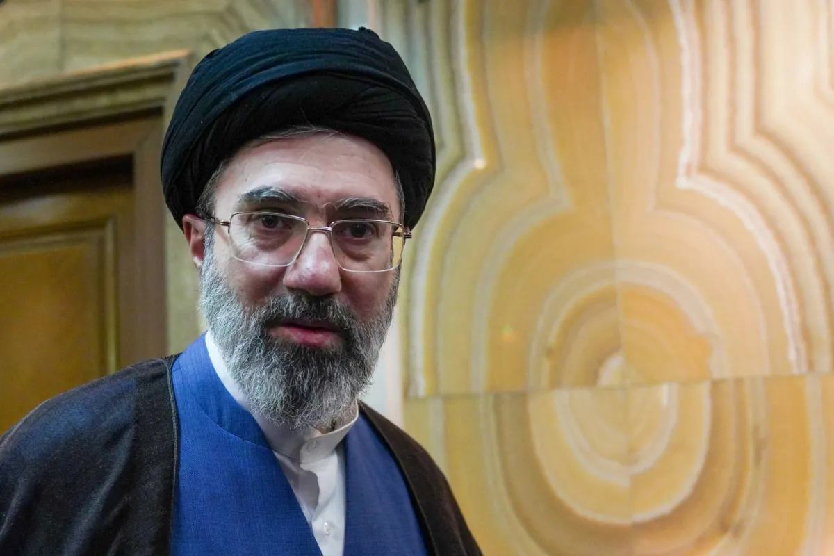 طهران تقلل من اصابة خامنئي واستخبارات اميركية ترصد عزلته