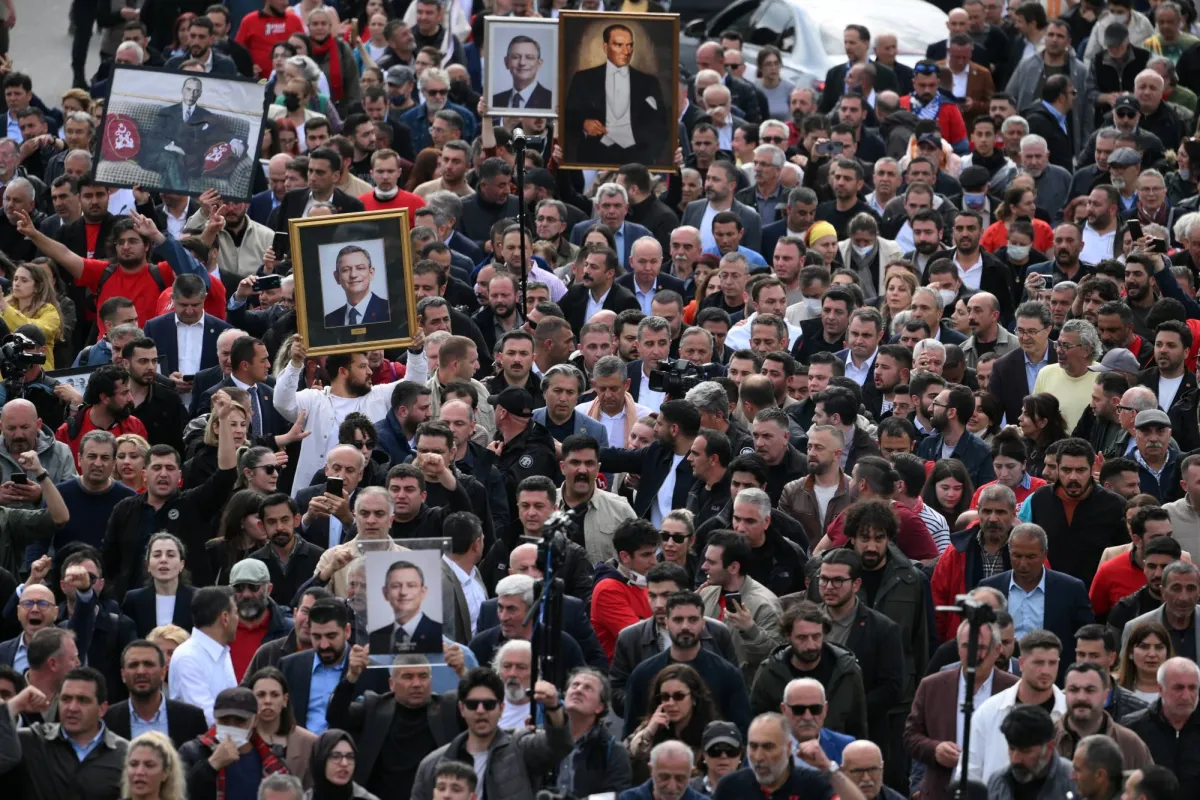 انقسام حاد في حزب الشعب الجمهوري التركي ورسائل متضاربة