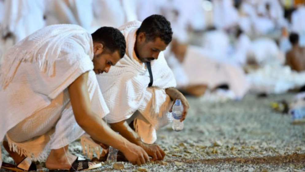حجاج بيت الله الحرام ينفرون الى مزدلفة بعد عرفات