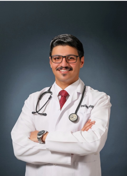 عماد رياض الشخانبة يحصل على البكالوريوس في الطب البشري بتقدير امتياز