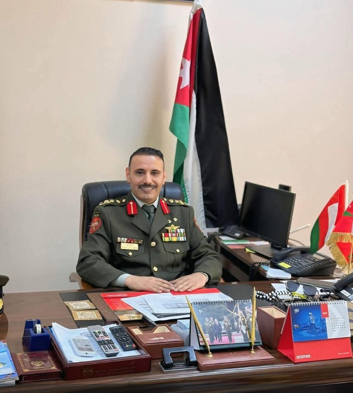 الشيخ اعبيد محمد الزوايدة يهنىء القاضي سليمان باشا
