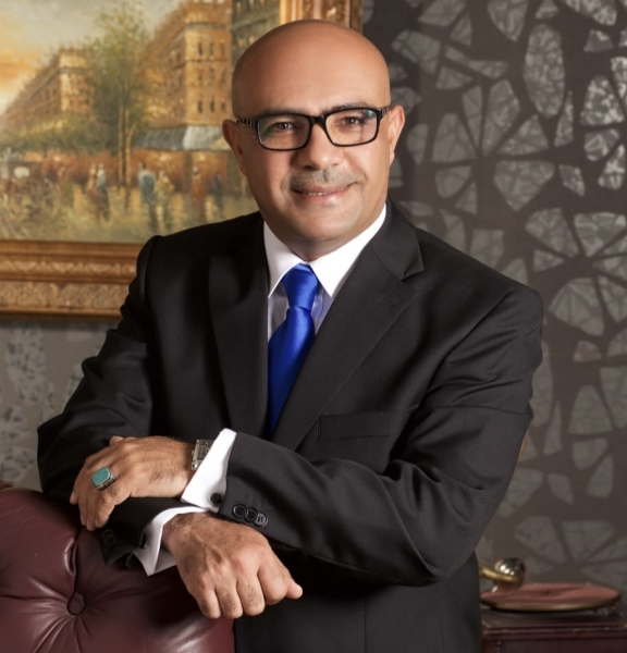 «المشي يصنع الطريق».. إصدار جديد لرمزي الغزوي