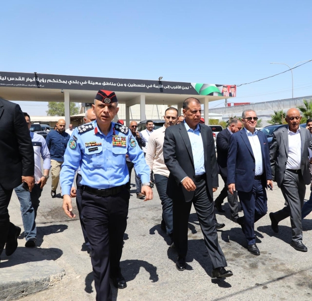 الوزير الفراية عند جسر الملك حسين
