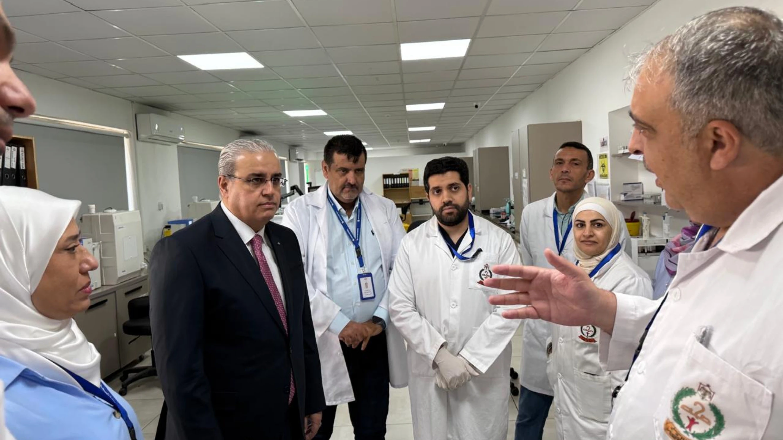 وزير الصحة يوجه بتطوير المختبرات الرئيسية وتوفير كافة المستلزمات
