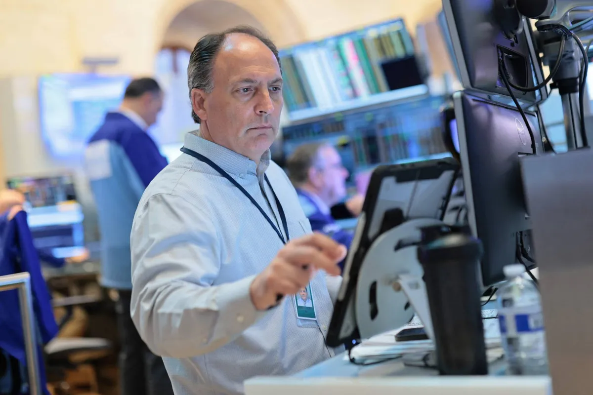 بيانات الوظائف الامريكية وتصريحات الفيدرالي تكبح جماح عوائد السندات