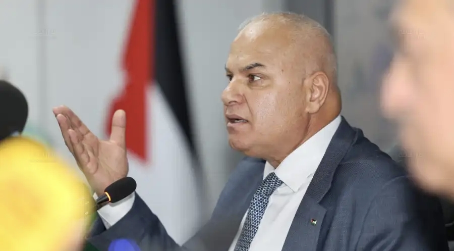 البكار : ما ازال وزيراً