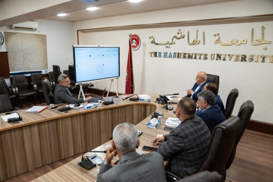 الجامعة الهاشمية تبحث جاهزية الكلية التقنية