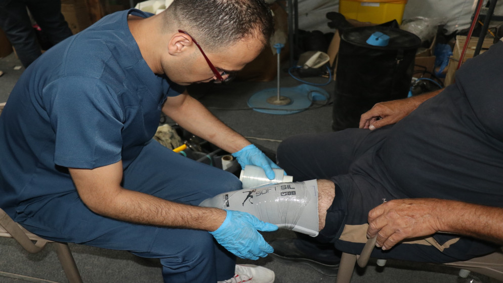 مبادرة استعادة الامل تواصل تركيب الاطراف الصناعية في غزة