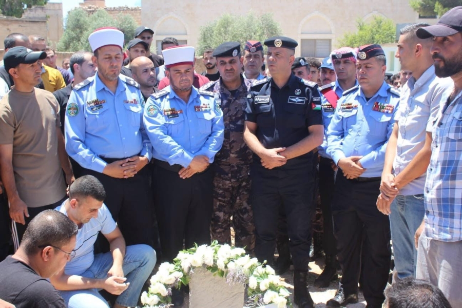 الأمن العام يُشارك في تشييع جثمان العريف قيس وليد محمد العمور