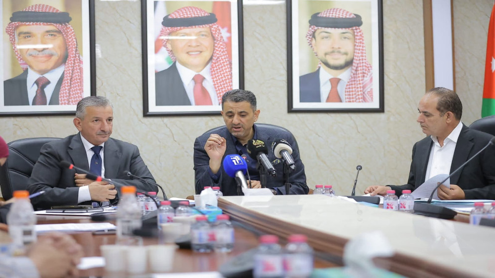 ابو حسان يؤكد حماية حقوق الموظفين في مشروع دمج المؤسستين