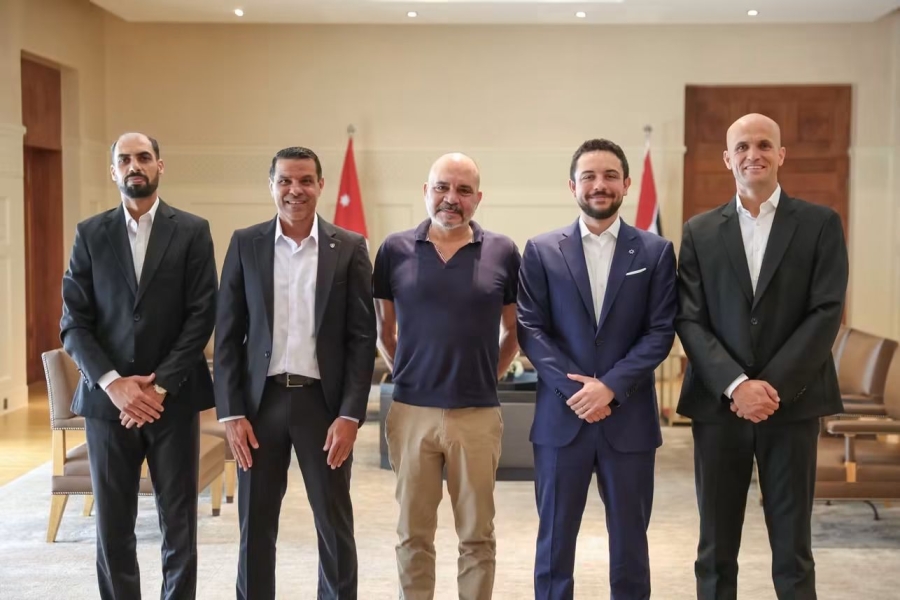 ولي العهد يستقبل حكامنا بعد مشاركتهم في تحكيم بطولة كأس العالم