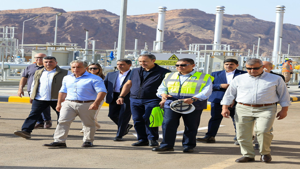الحكومة تستهدف خفض كلف الطاقة في القطاع الصناعي