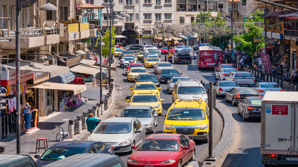 عمان تتصدر قائمة المدن الرائدة في النقل العام عديم الانبعاثات عالميا
