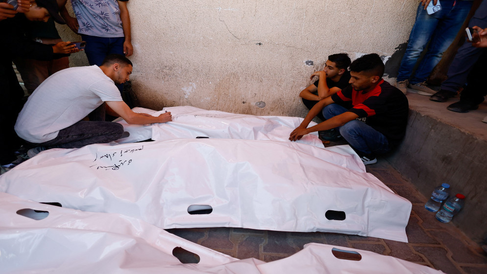 استشهاد فلسطينيين في قصف وقنص اسرائيلي متواصل على غزة