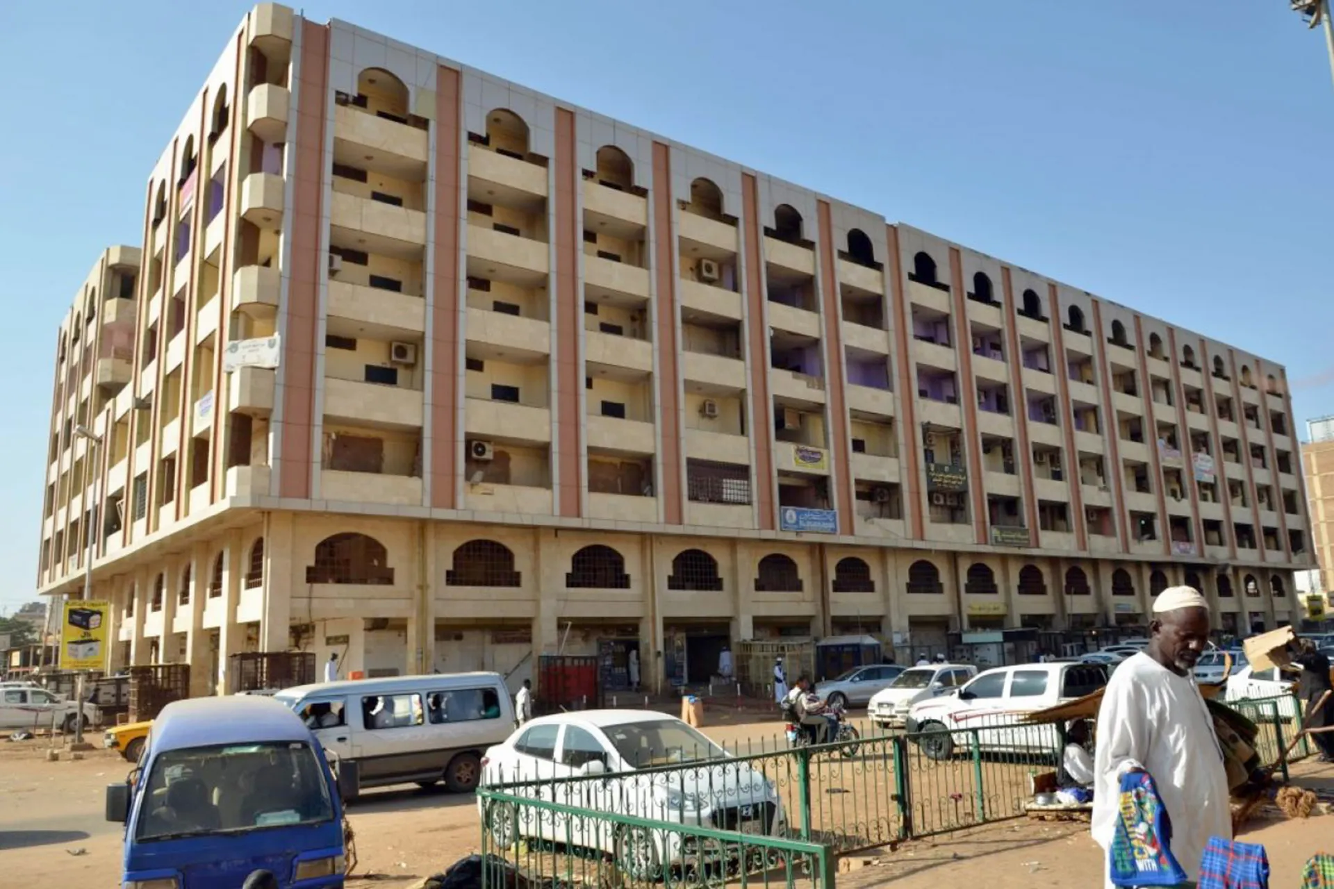 تاثير العقوبات الدولية على قطاع الذهب ومعيشة ملايين السودانيين