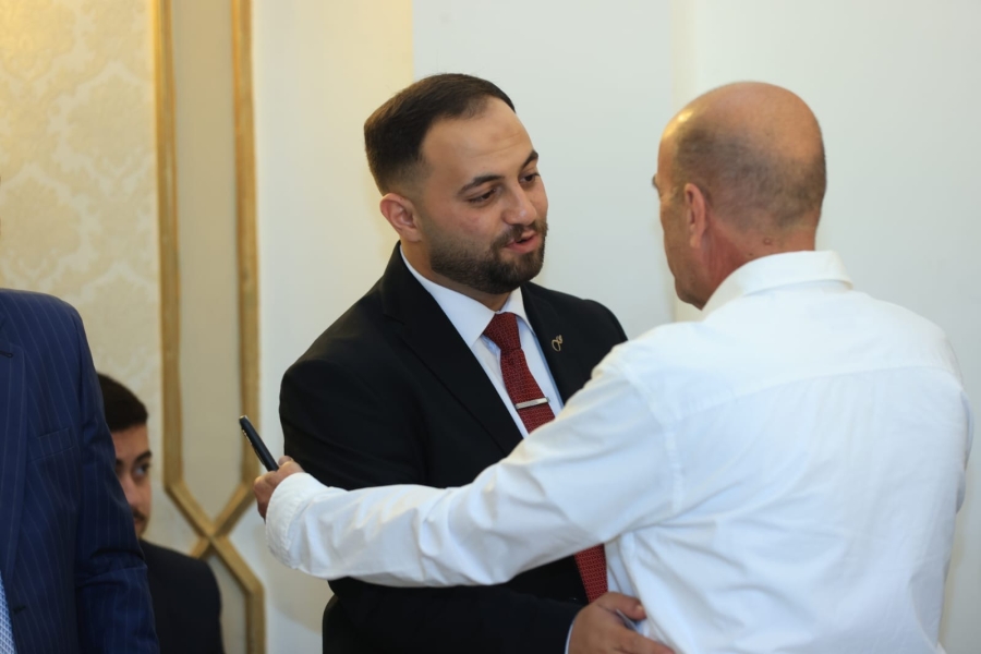 الدكتور محمود العبداللات يستقبل المهنئين في حفل زفاف نجله الدكتور فاضل