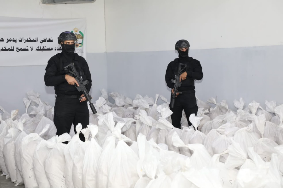 الأمن العام يتلف مواد مخدرة ضُبطت في 1121 قضية، ويؤكد استمرار الحرب على آفة المخدرات