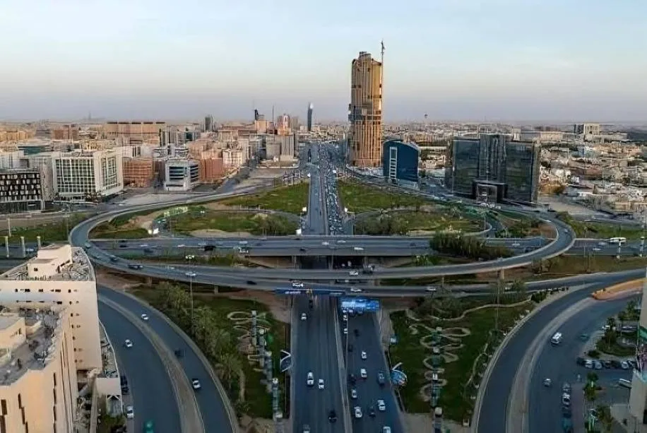 القطاع الخاص غير النفطي في السعودية يواصل النمو بدعم الطلب المحلي