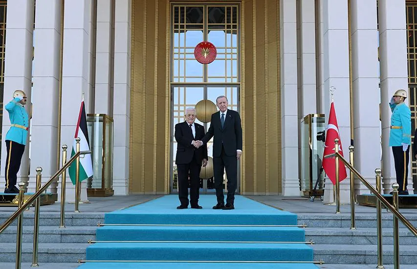 اردوغان وعباس يؤكدان ضرورة تنفيذ المرحلة الثانية من اتفاق غزة