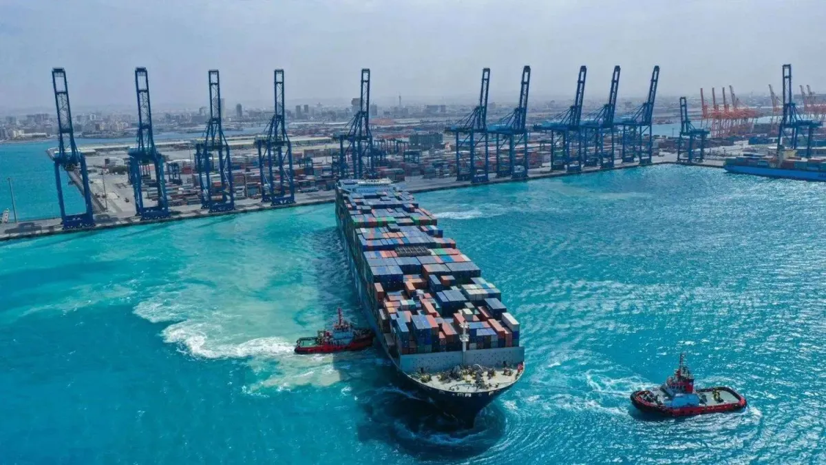 السعودية تطلق خدمة شحن جديدة لربط ميناء جدة بالموانئ المصرية