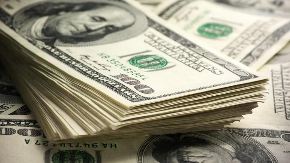 الدولار يتجه نحو تكبد خسارة اسبوعية وسط مخاوف من تزايد ديون امريكا
